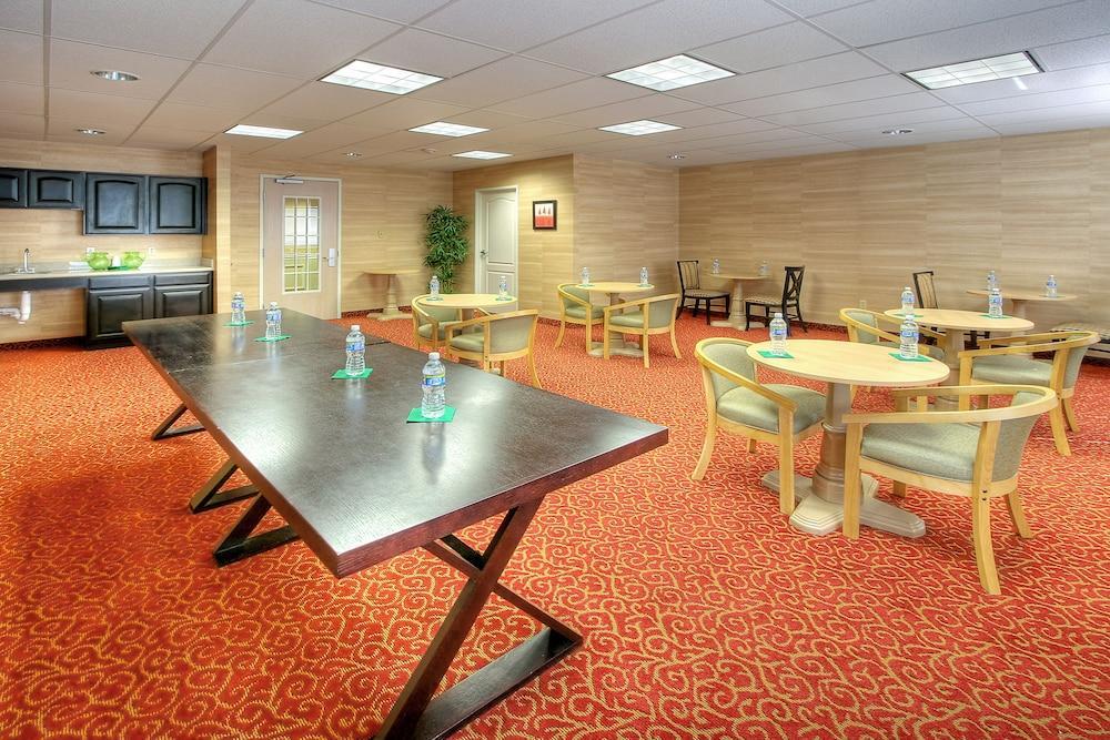 Express And - Tucumcari, An Ihg Tucumcari